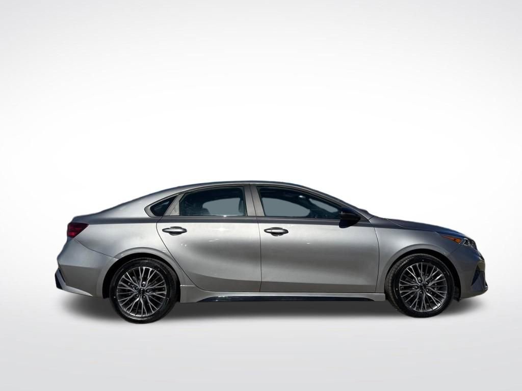 Used 2023 Kia Forte GT-Line w/ GT-Line Premium Package image 2