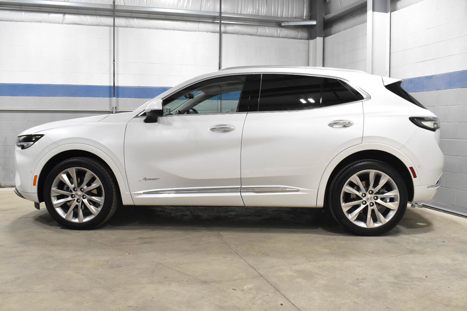 Used 2023 Buick Envision Avenir image 29