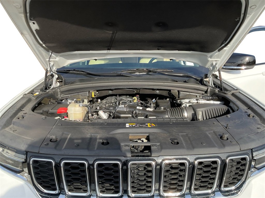 Used 2022 Jeep Grand Cherokee Limited image 14