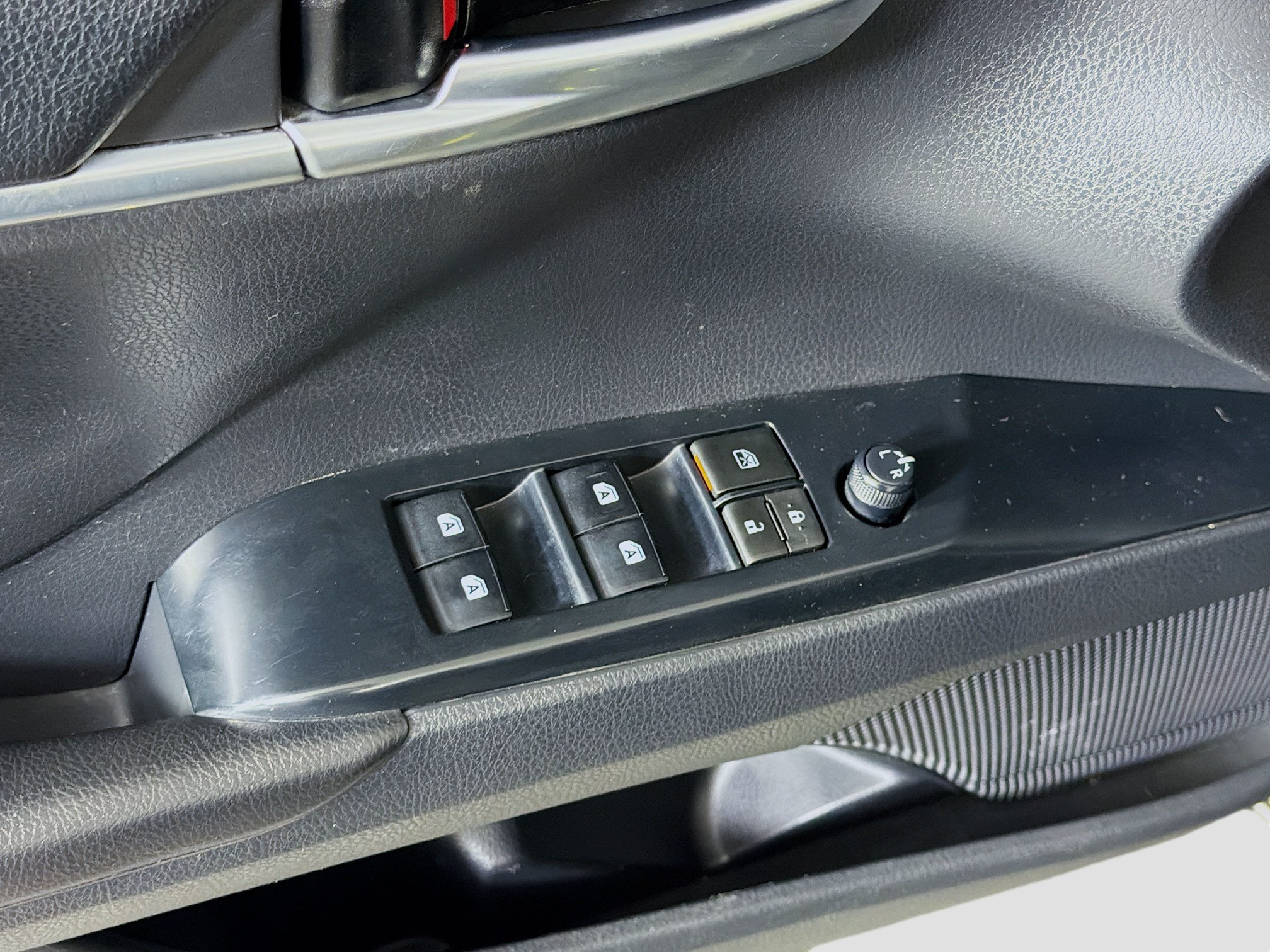 Used 2018 Toyota Camry LE FWD image 15