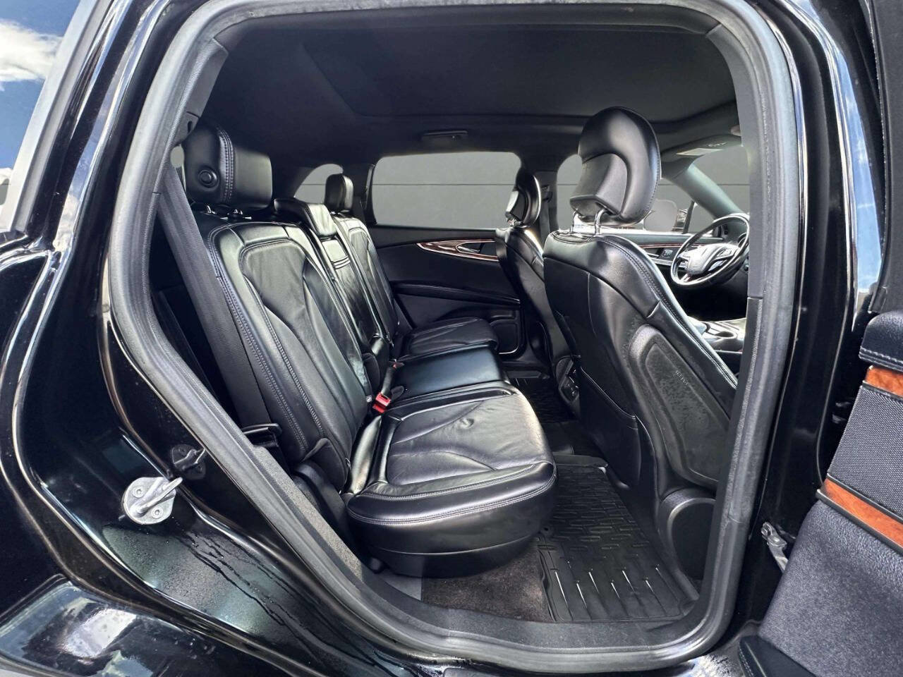 Used 2018 Lincoln MKX Reserve w/ Lincoln MKX Climate Package image 23