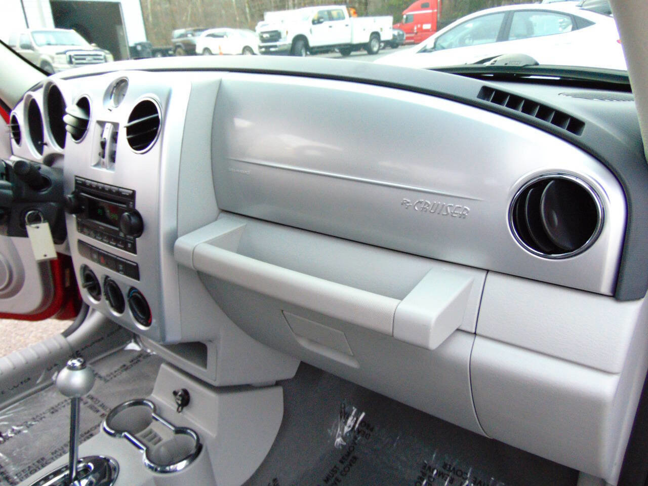 Used 2010 Chrysler PT Cruiser image 19