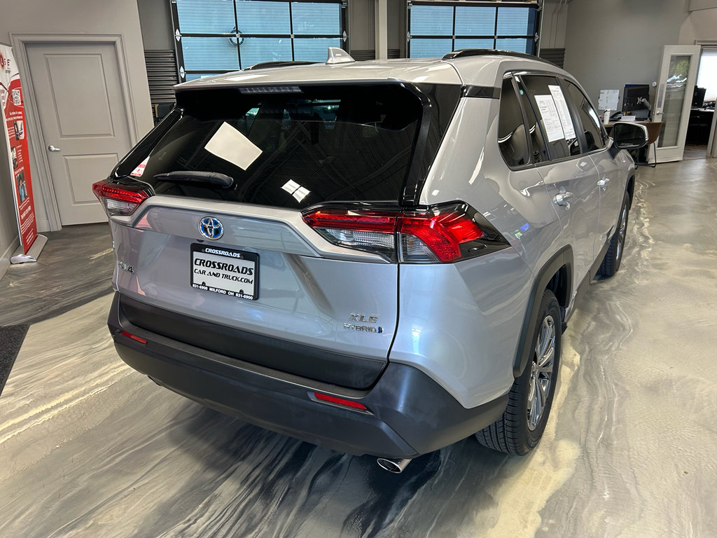 Used 2022 Toyota RAV4 XLE Premium AWD/4WD image 29