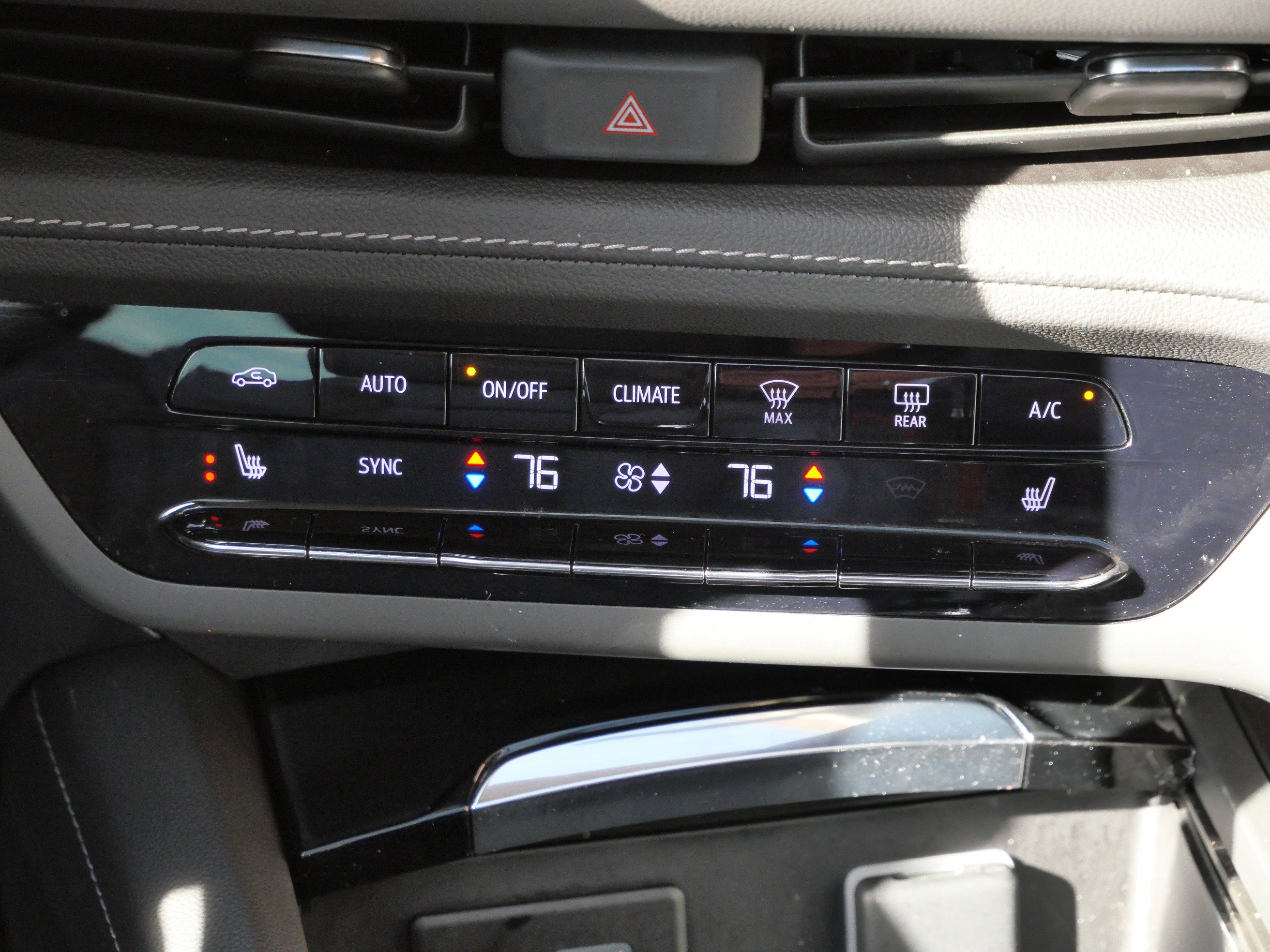 Used 2023 Buick Envision Essence w/ Sport Touring Package image 18