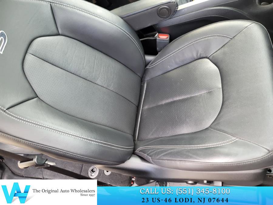 Used 2020 Chrysler Pacifica Touring-L Plus w/ S Appearance Package image 20