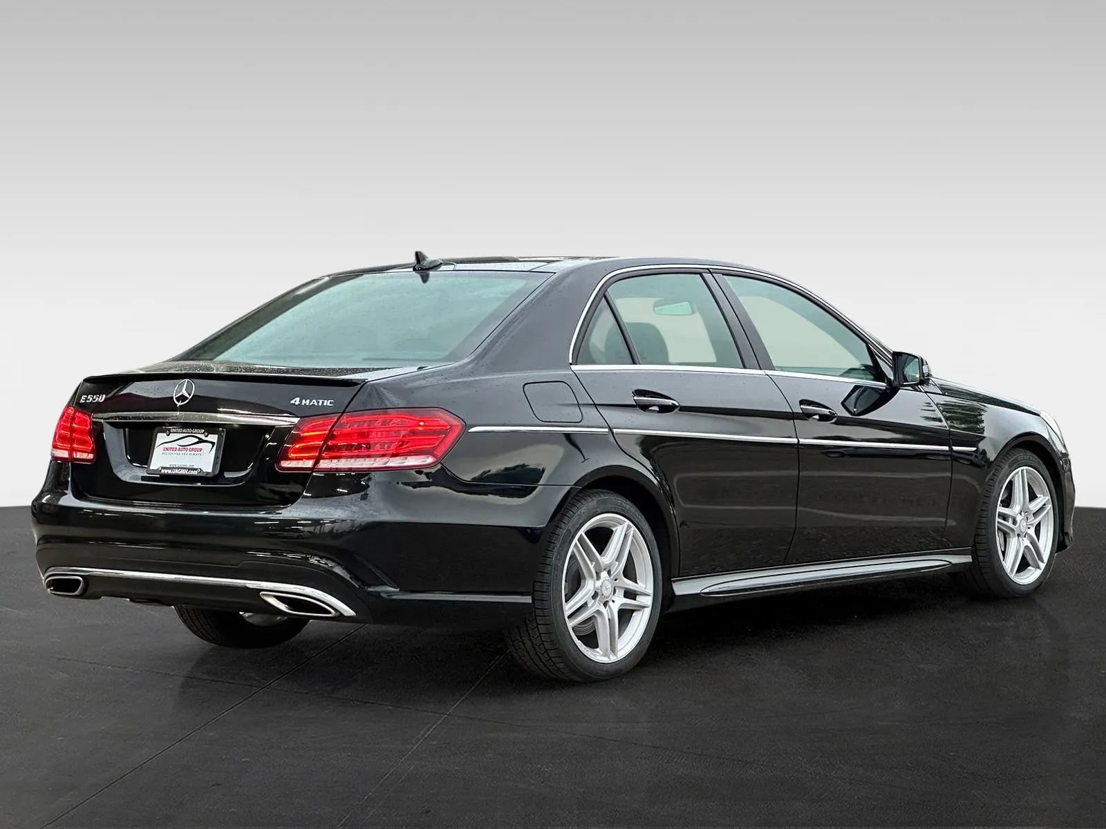 Used 2014 Mercedes-Benz E 550 4MATIC Sedan image 7