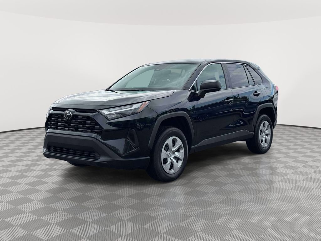 Used 2024 Toyota RAV4 LE AWD/4WD image 3