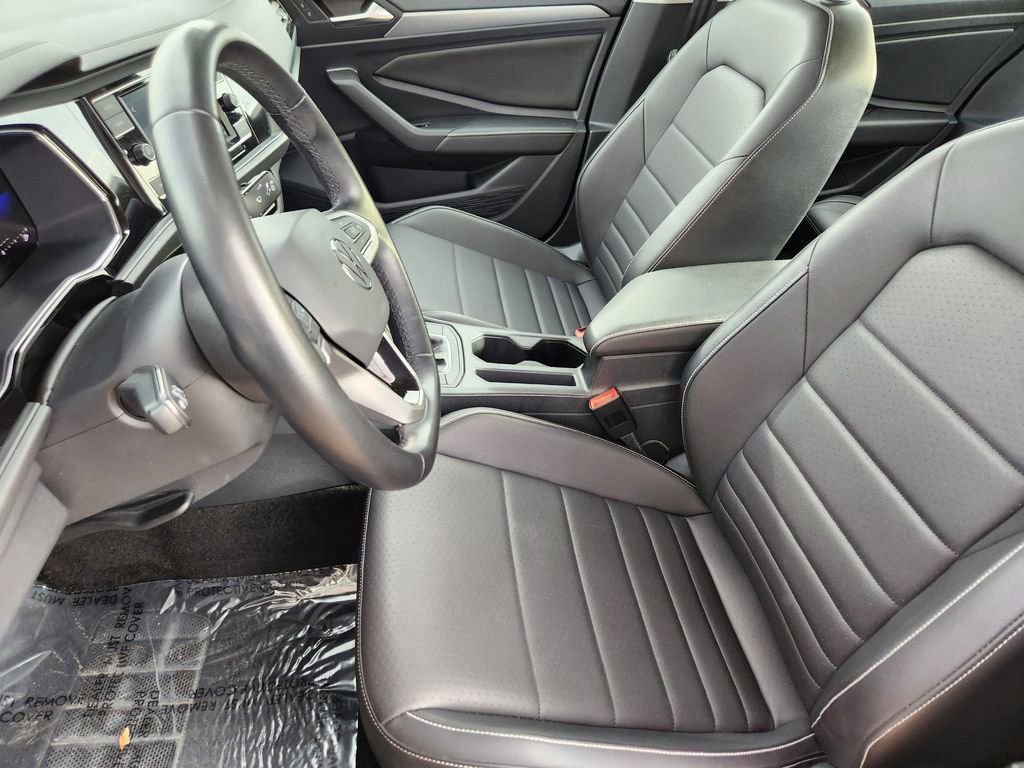 Used 2024 Volkswagen Jetta SE FWD image 7