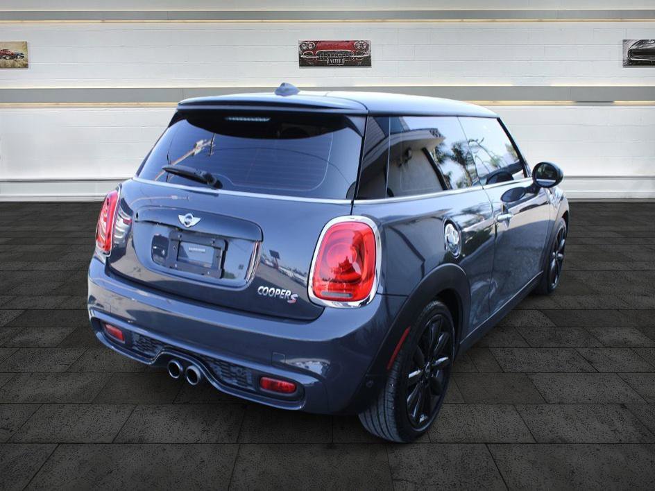 Used 2017 MINI Cooper S image 4