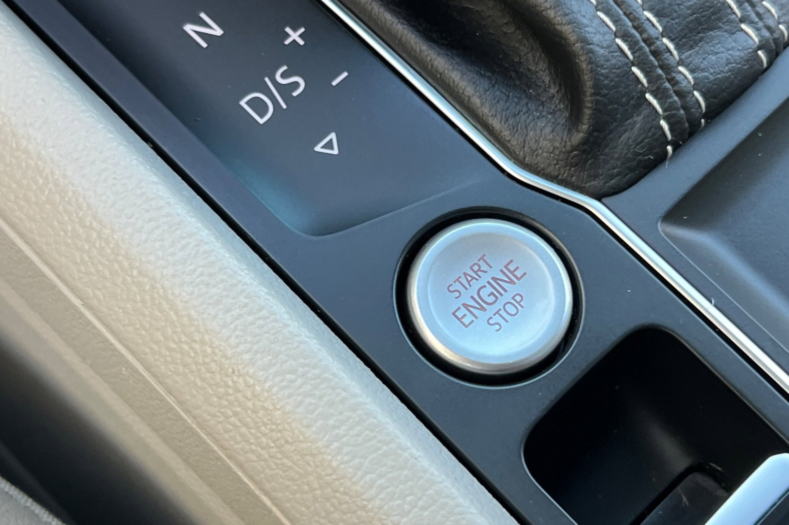 Used 2021 Volkswagen Atlas SE image 23