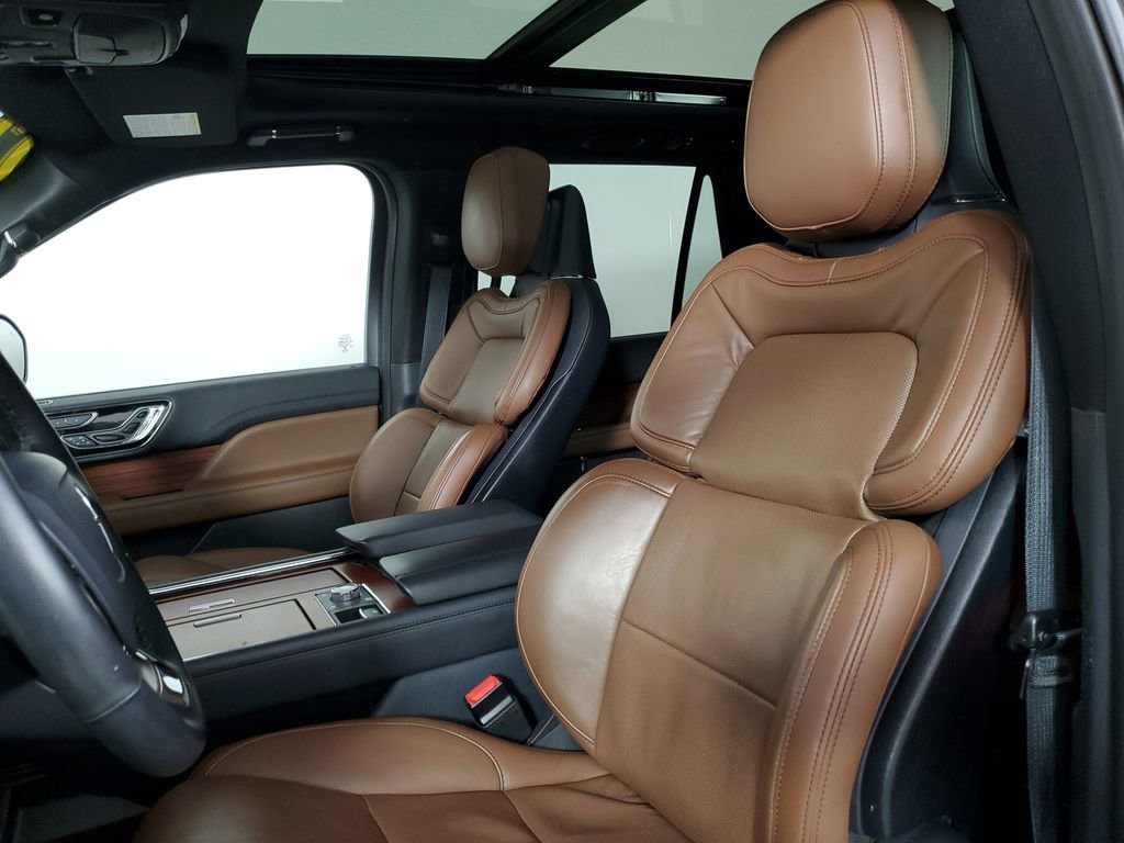 Used 2022 Lincoln Navigator Reserve w/ Monochromatic Package RWD image 22