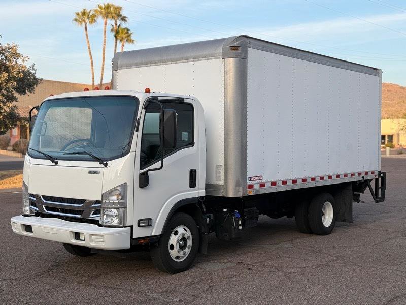 Used 2023 Isuzu NPR image 2