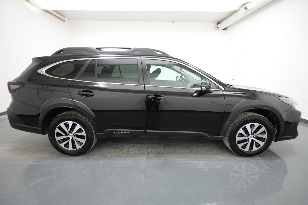 Used 2023 Subaru Outback Premium AWD/4WD image 10