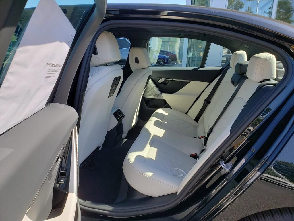 New 2026 BMW 530i xDrive w/ M Sport Package image 13