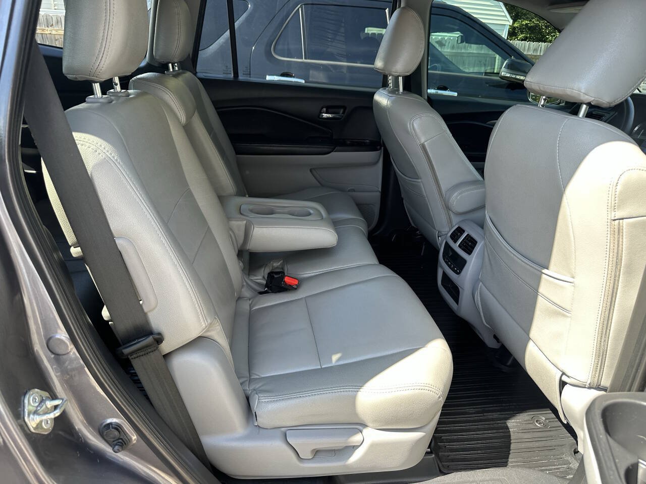 Used 2018 Honda Pilot EX image 15