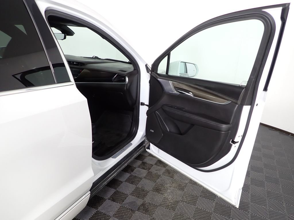 Used 2020 Cadillac XT6 Premium Luxury w/ Platinum Package image 38