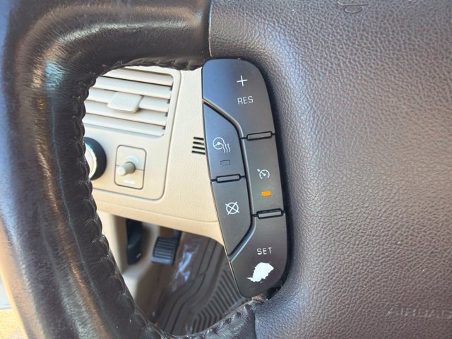 Used 2010 Buick Lucerne CXL w/ Driver Confidence Package FWD image 16