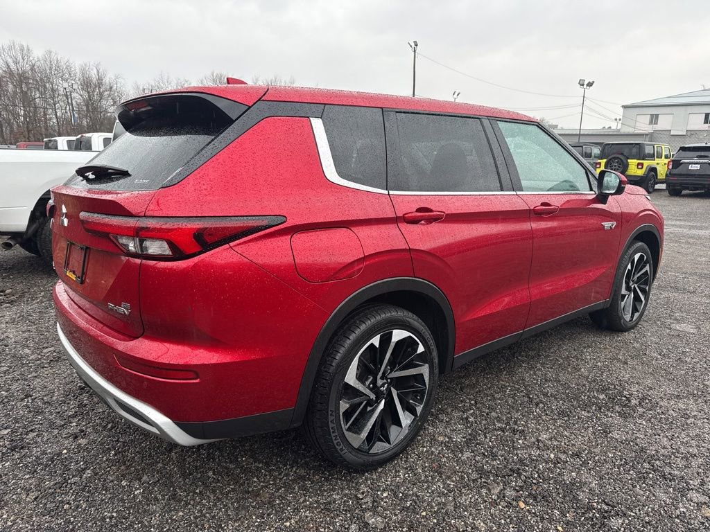 Used 2024 Mitsubishi Outlander 4WD Plug-In Hybrid image 11