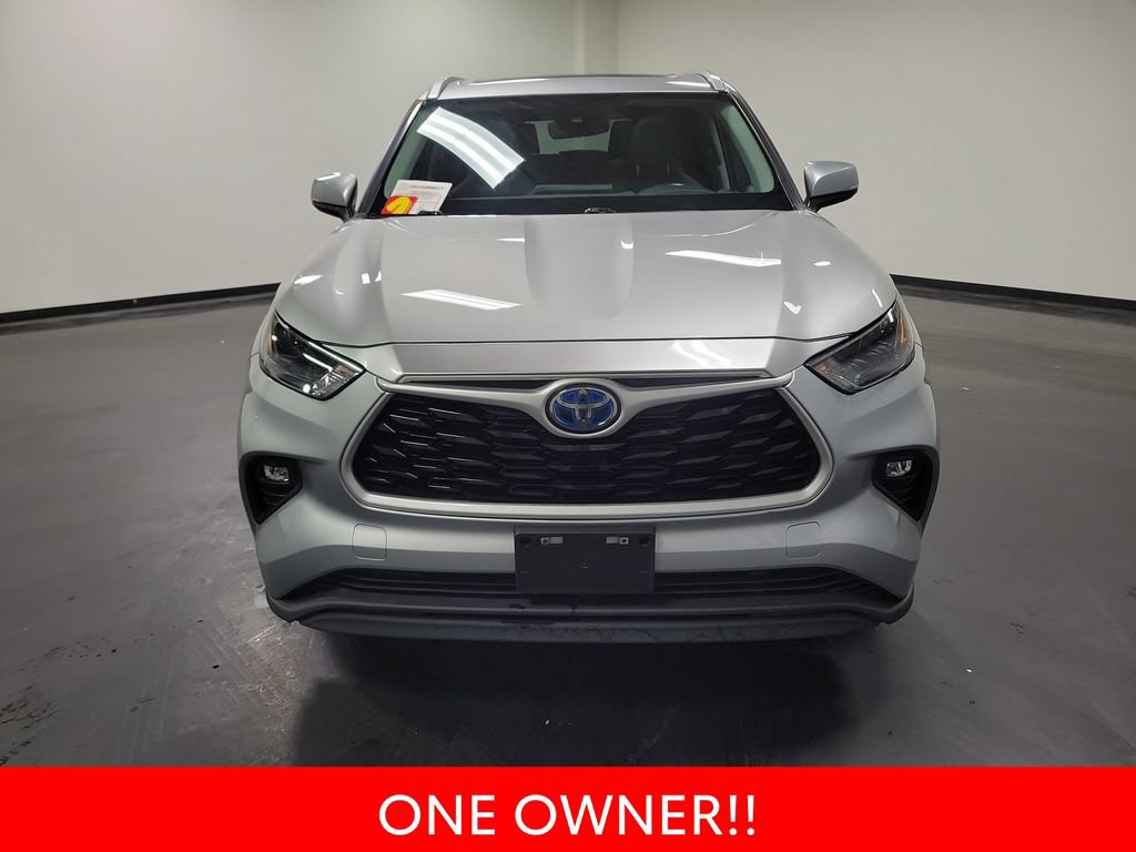 Used 2023 Toyota Highlander XLE AWD/4WD image 3