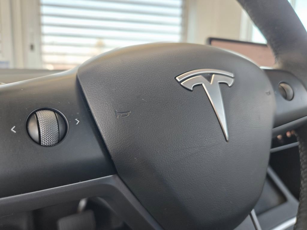Used 2023 Tesla Model 3 Standard Range image 28