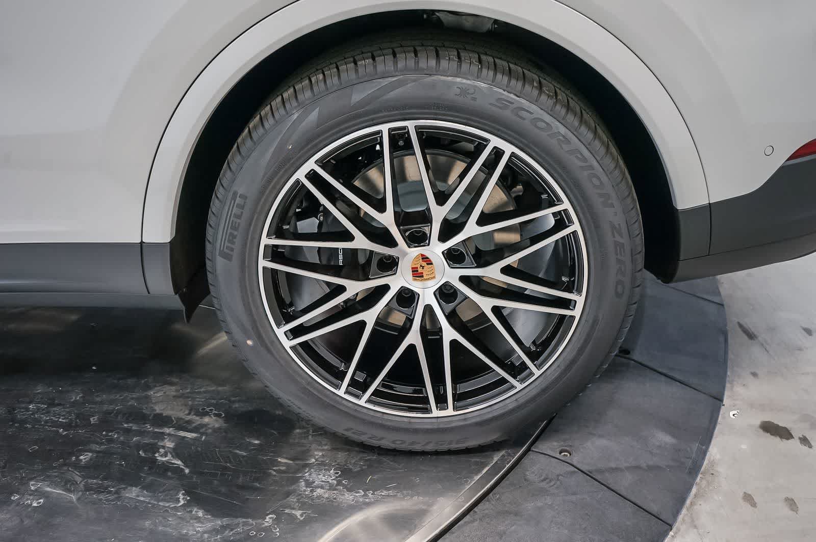 New 2026 Porsche Cayenne Coupe AWD/4WD image 13