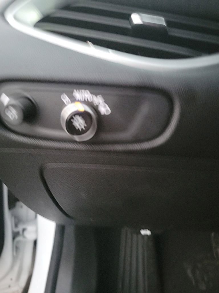 Used 2023 Chevrolet Malibu LT image 33