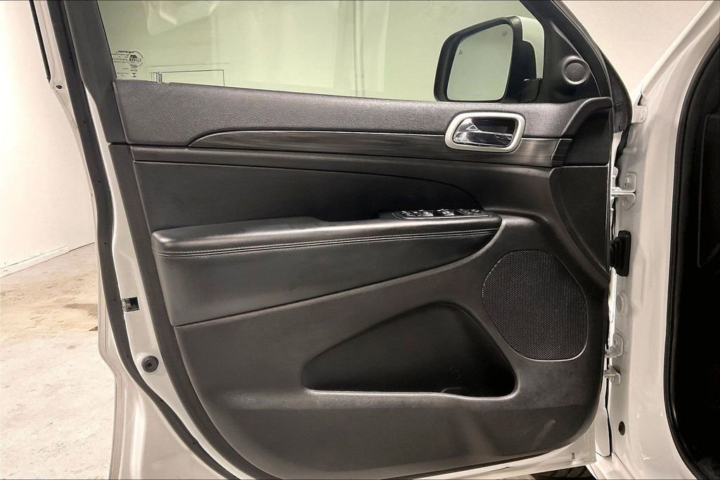 Used 2019 Jeep Grand Cherokee Altitude image 21