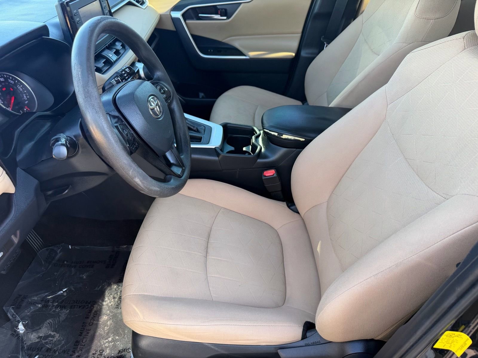 Used 2019 Toyota RAV4 XLE w/ Carpet Mat Package FWD image 17