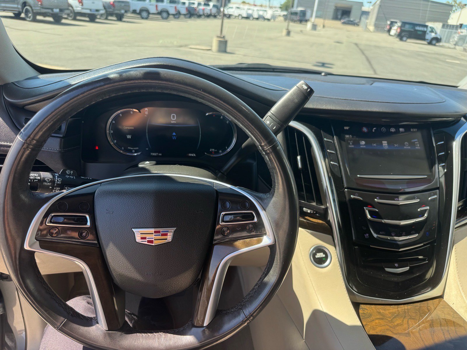 Used 2019 Cadillac Escalade Premium Luxury AWD/4WD image 11