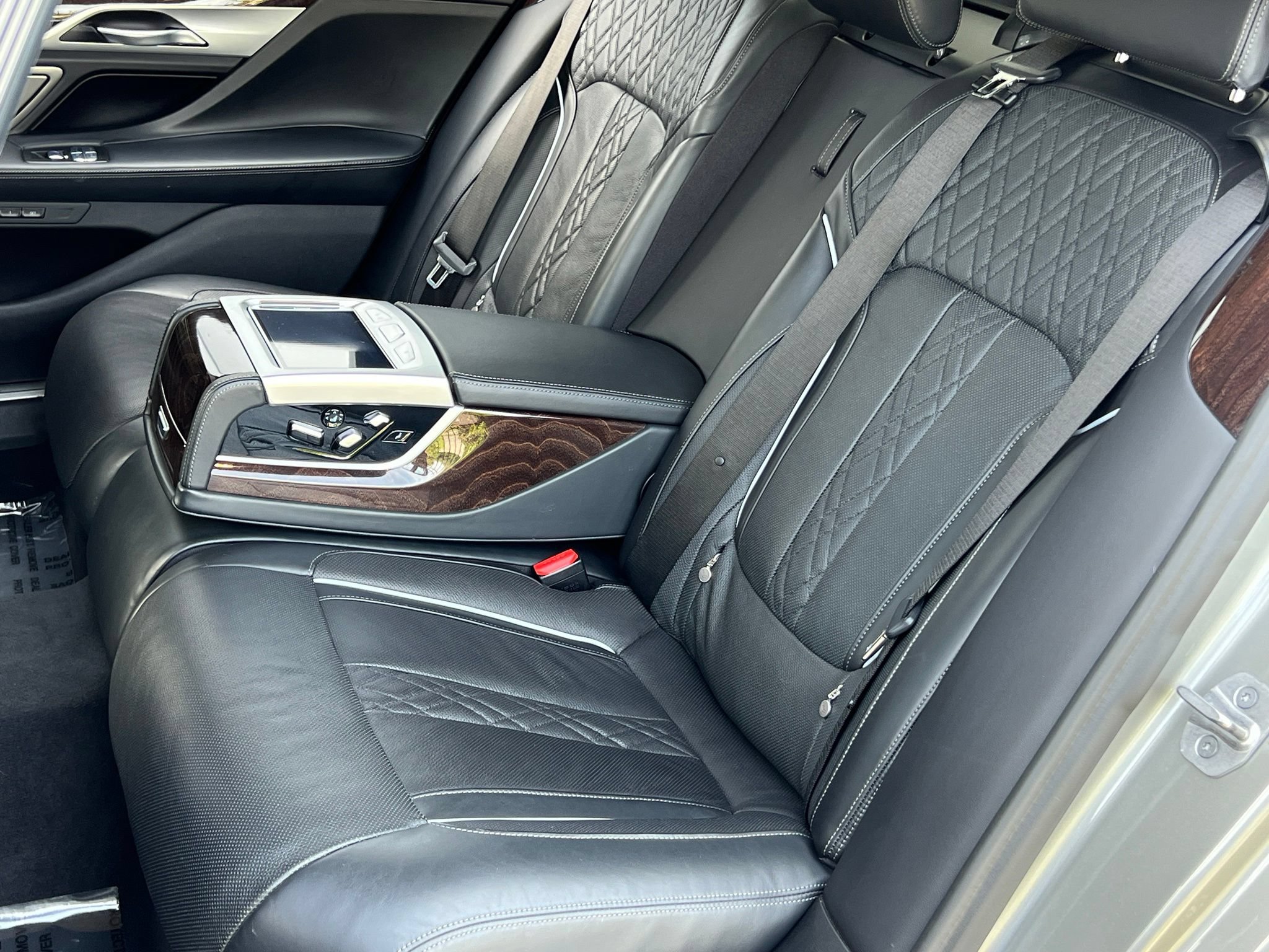 Used 2021 BMW M760i xDrive AWD/4WD image 21