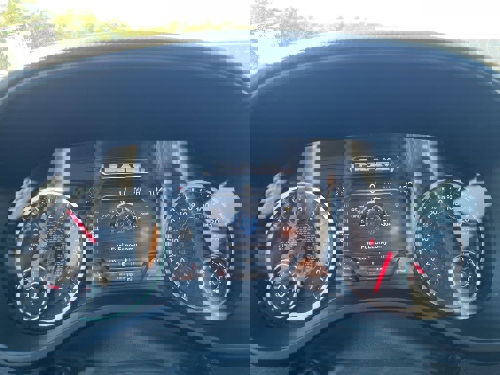 New 2026 RAM 1500 4x4 Crew Cab image 21