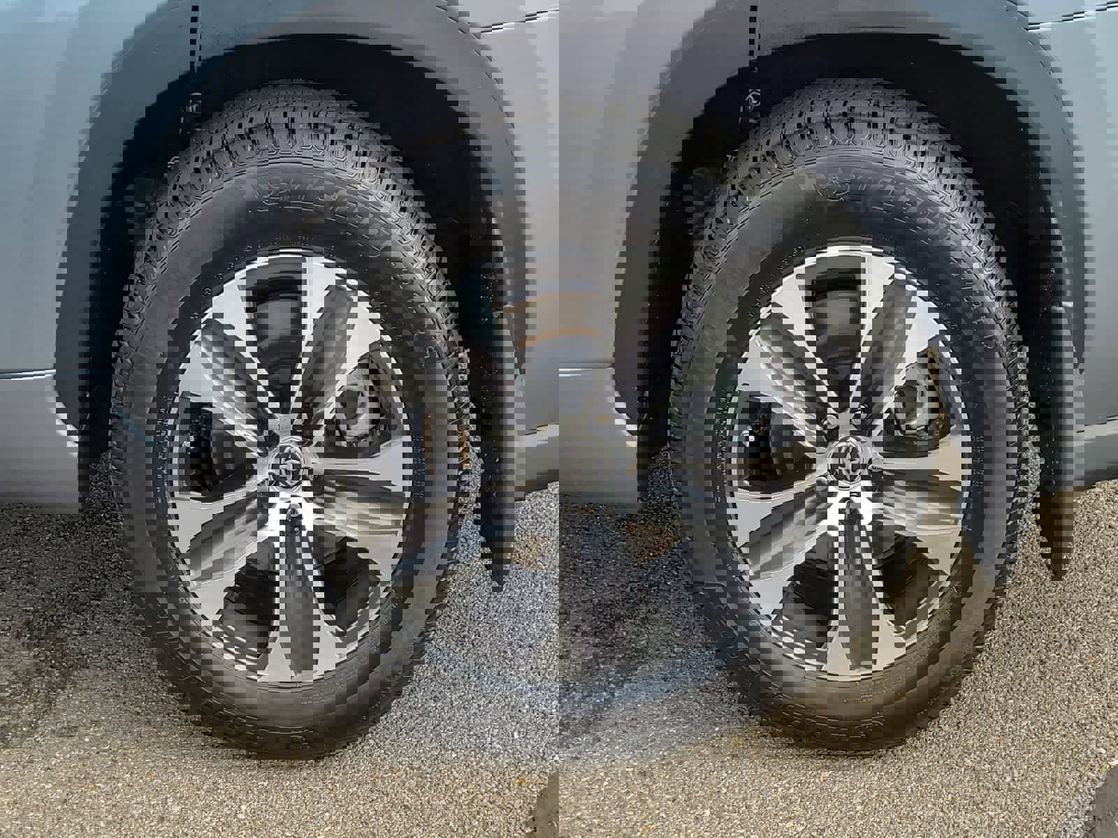 Used 2022 Toyota Highlander XLE image 16