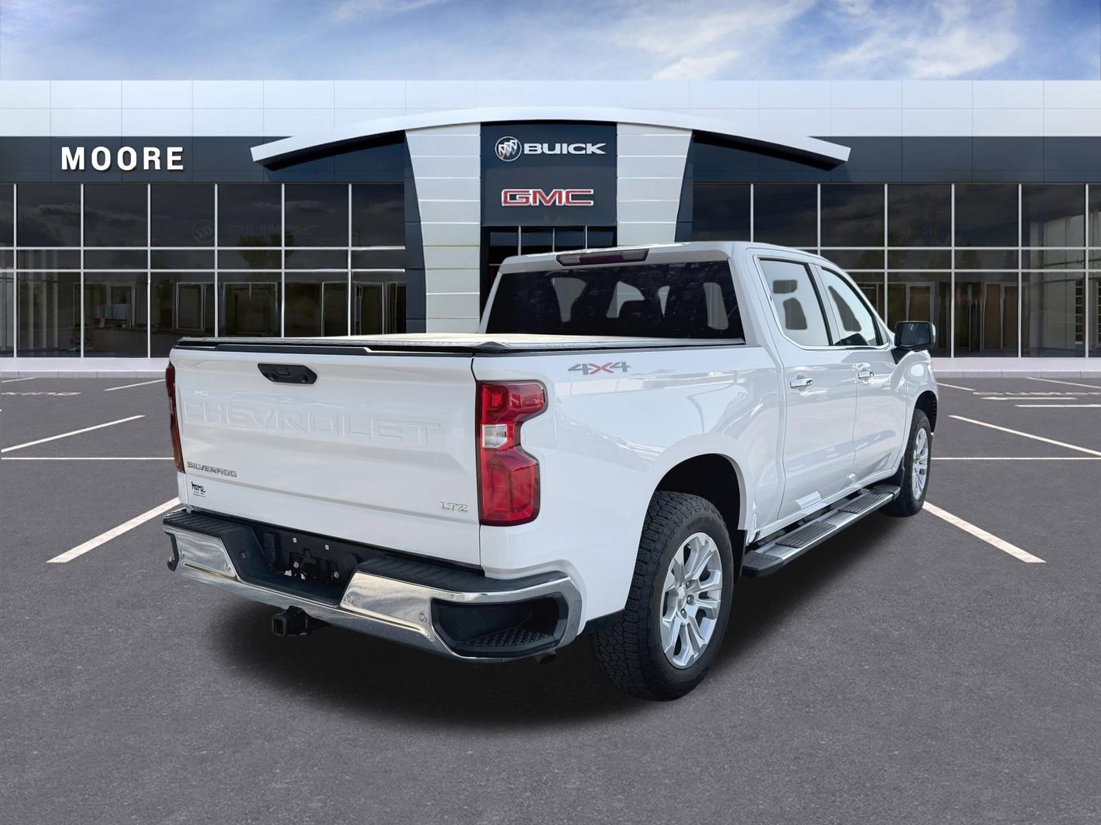 Used 2023 Chevrolet Silverado 1500 LTZ AWD/4WD image 3