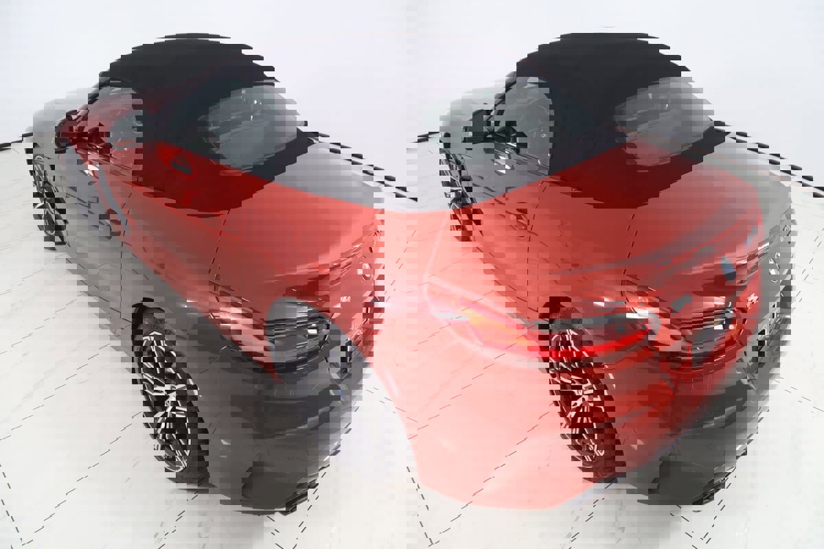 Used 2022 BMW Z4 M40i w/ Premium Package image 30