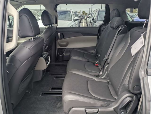New 2026 Kia Carnival EX FWD image 12