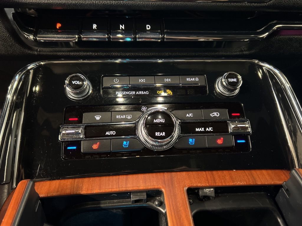 Used 2020 Lincoln Navigator Reserve w/ Equipment Group 208A Reserve image 14