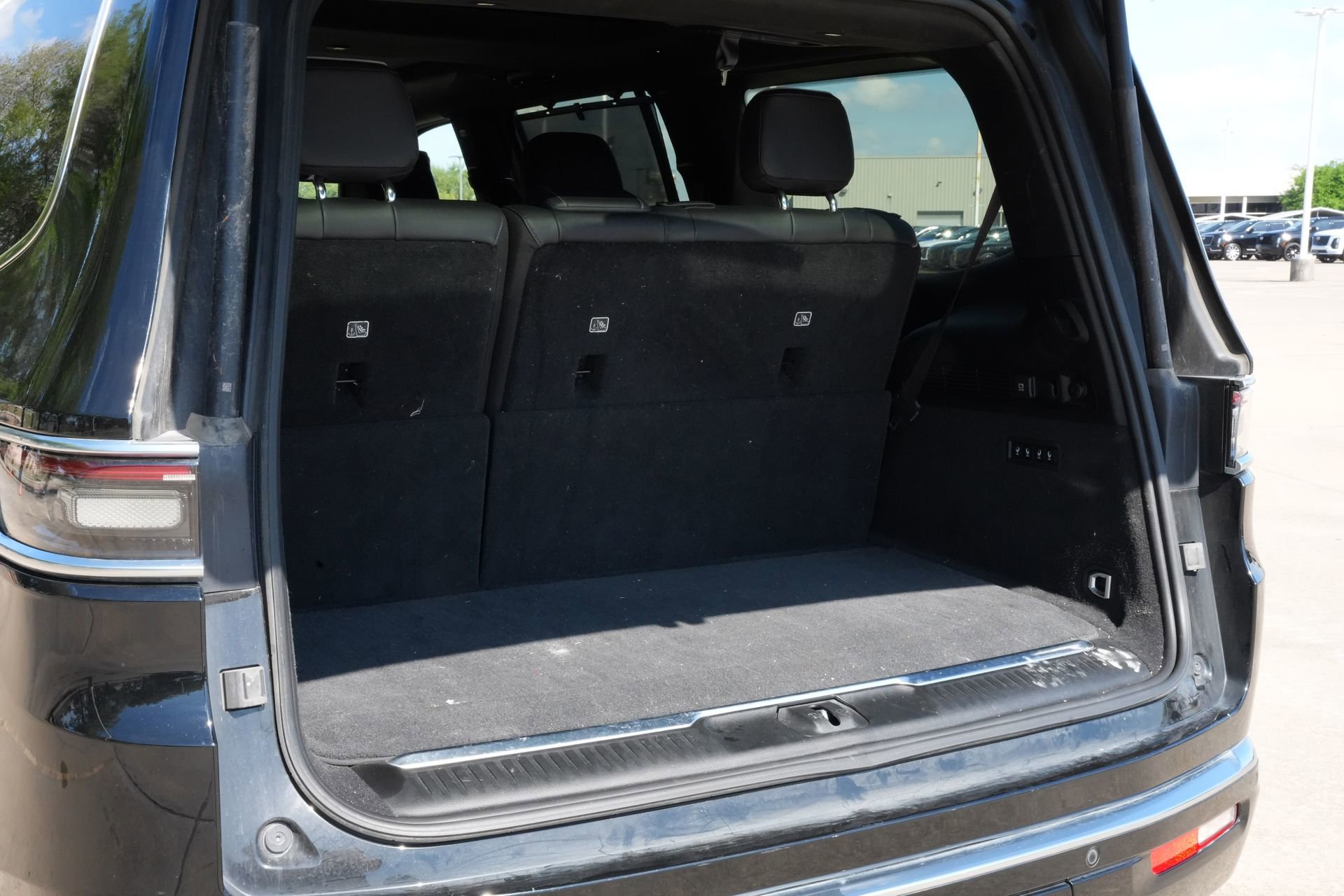 Used 2022 Jeep Grand Wagoneer Series II AWD/4WD image 24