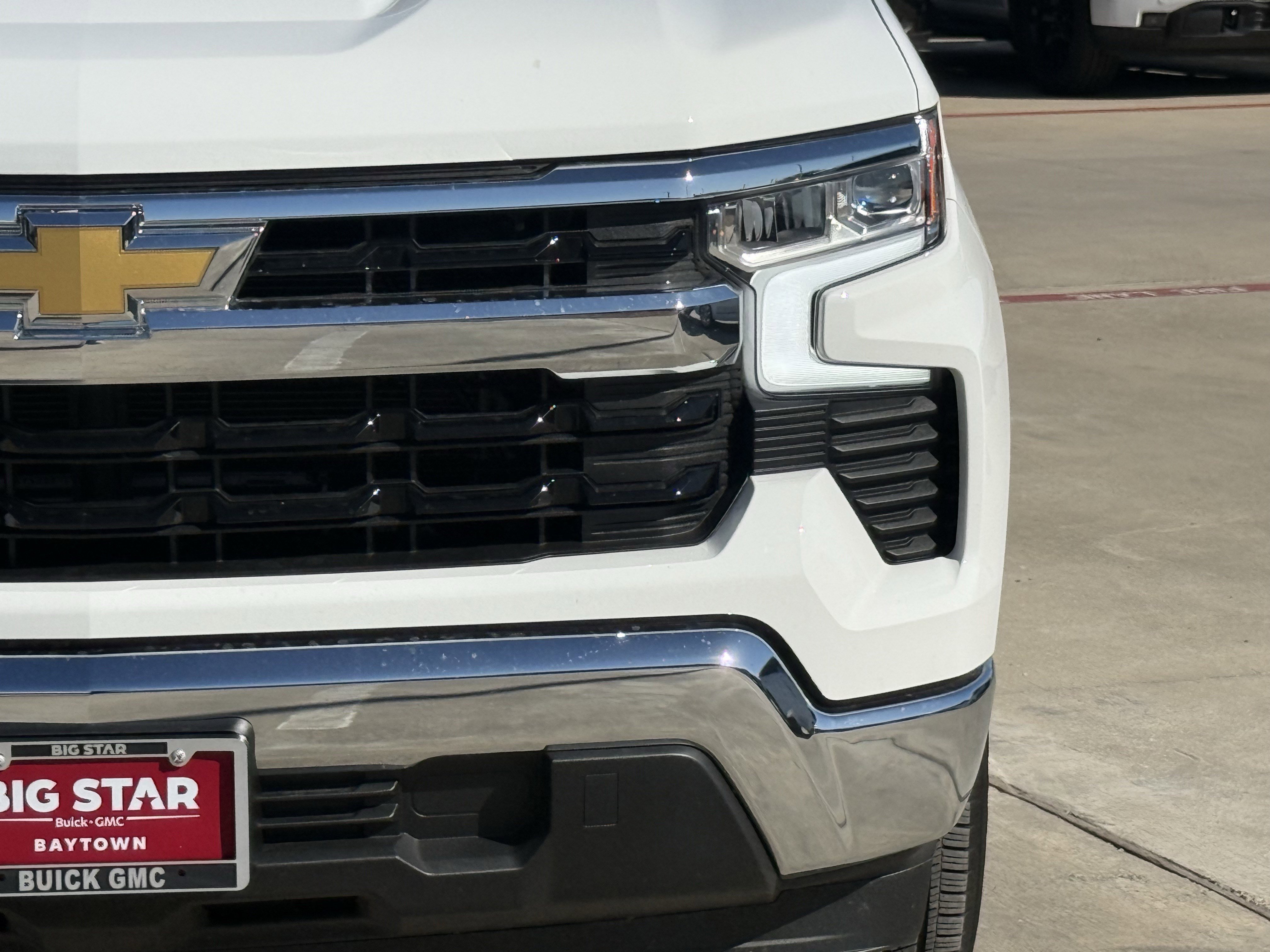 Used 2025 Chevrolet Silverado 1500 LT w/ Leather Package image 9