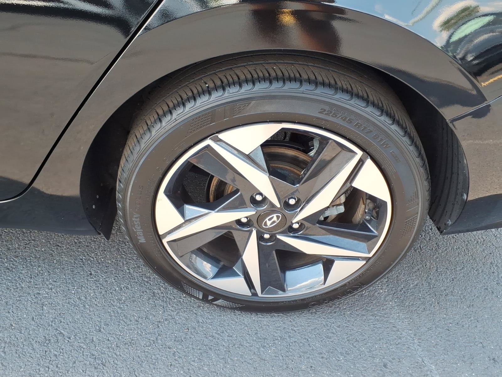 Certified 2023 Hyundai Elantra Limited w/ Cargo Package FWD image 10