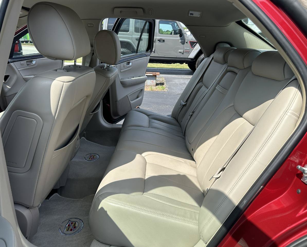Used 2008 Cadillac DTS FWD image 30