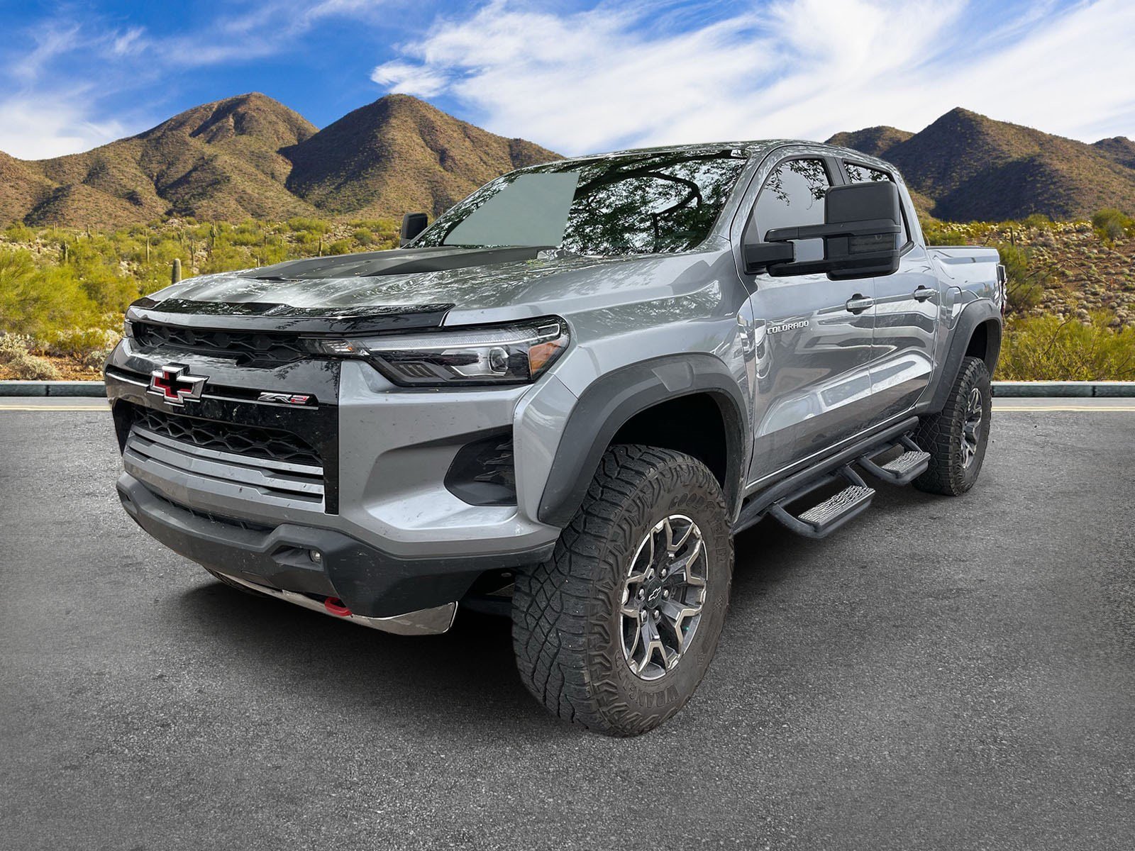 Used 2023 Chevrolet Colorado ZR2 w/ ZR2 Convenience Package III AWD/4WD image 2
