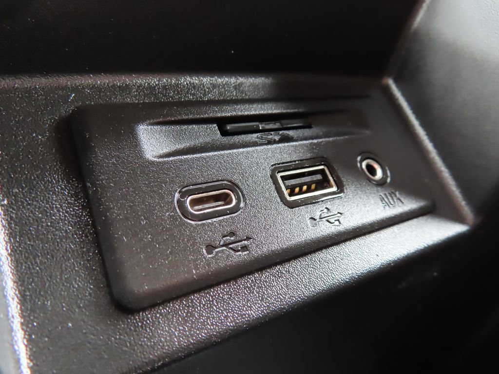 Used 2022 GMC Sierra 1500 Denali w/ Denali Reserve Package image 9