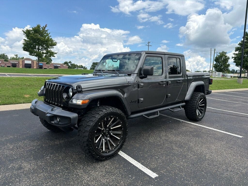 Used 2022 Jeep Gladiator Sport AWD/4WD video 1
