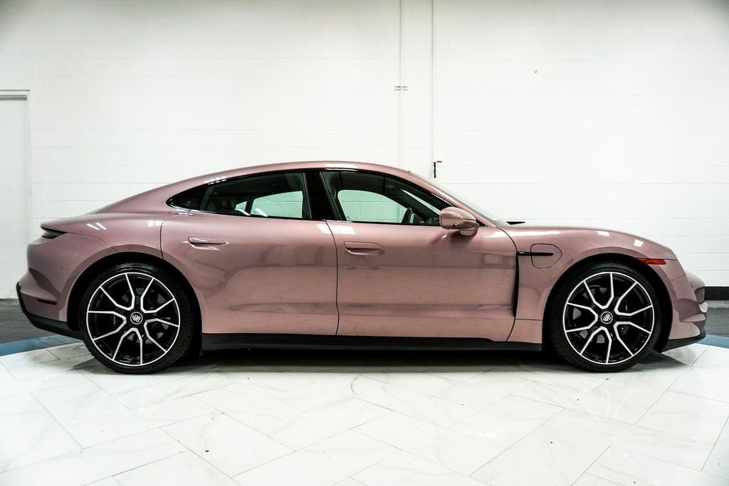 Used 2023 Porsche Taycan 4S w/ Premium Package image 9