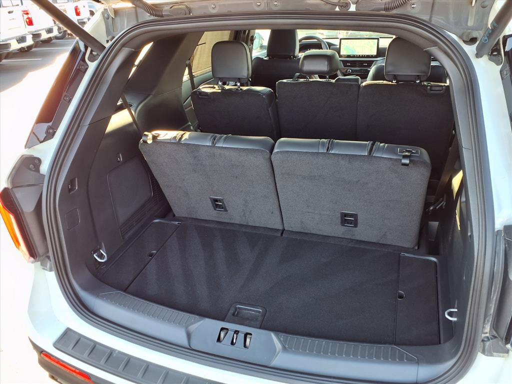 Used 2025 Ford Explorer ST image 29