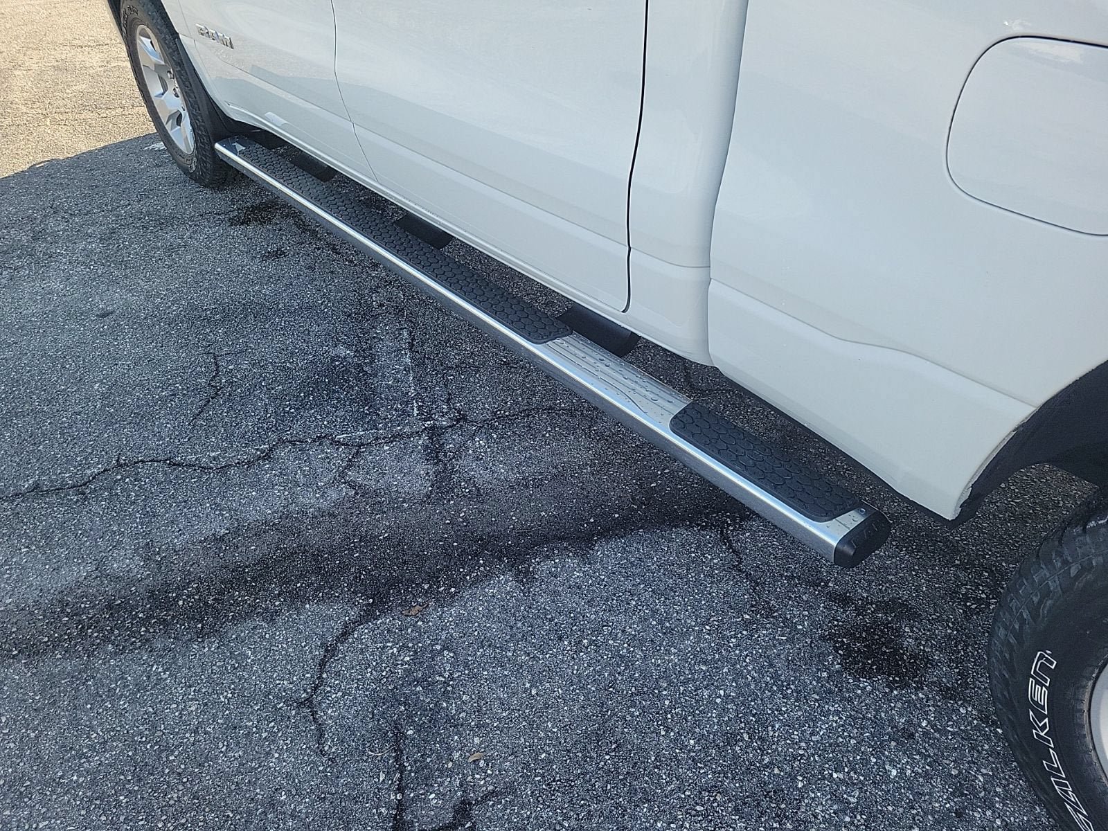 Used 2022 RAM 1500 Big Horn AWD/4WD image 11