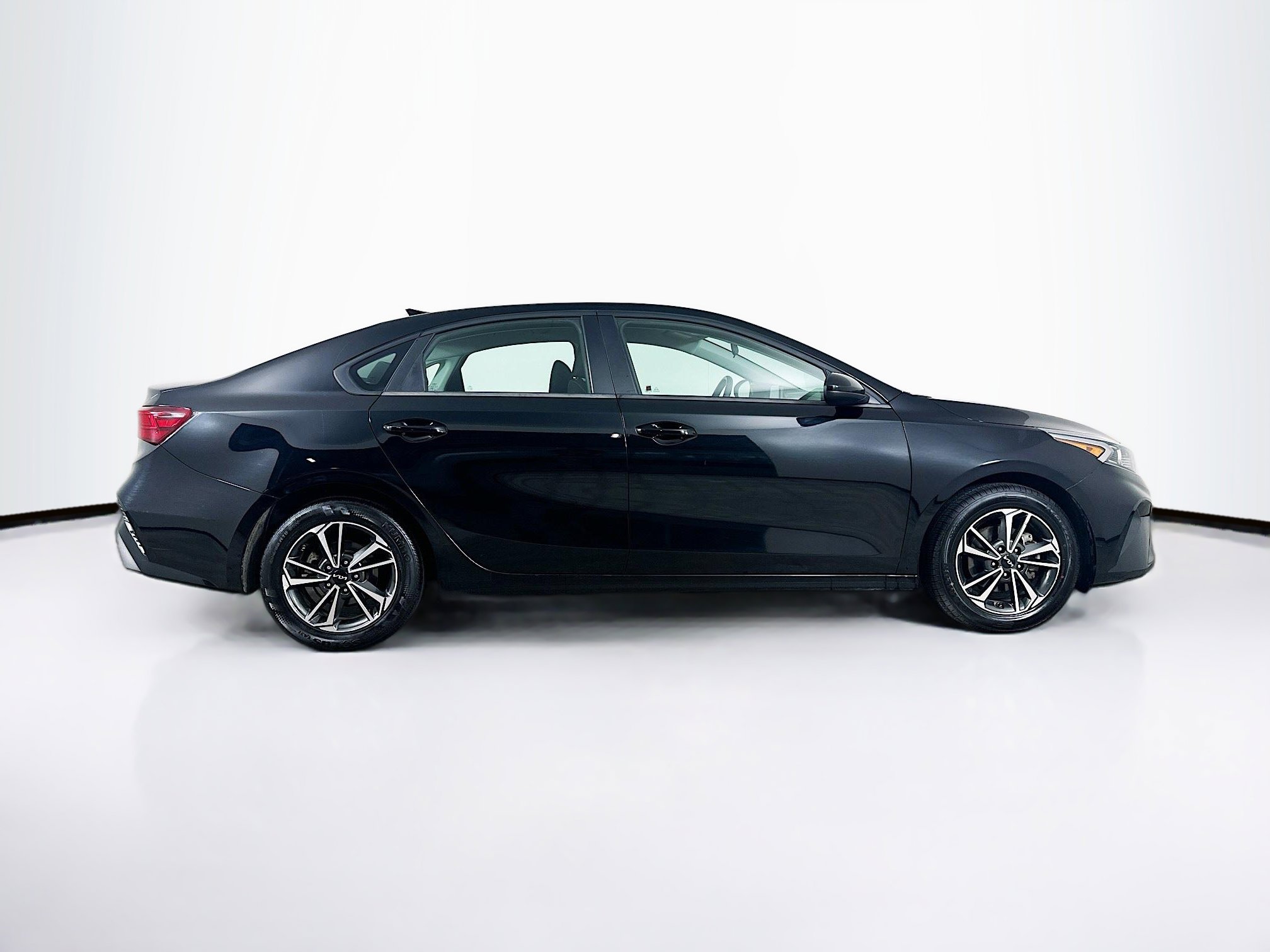 Used 2024 Kia Forte LXS image 10