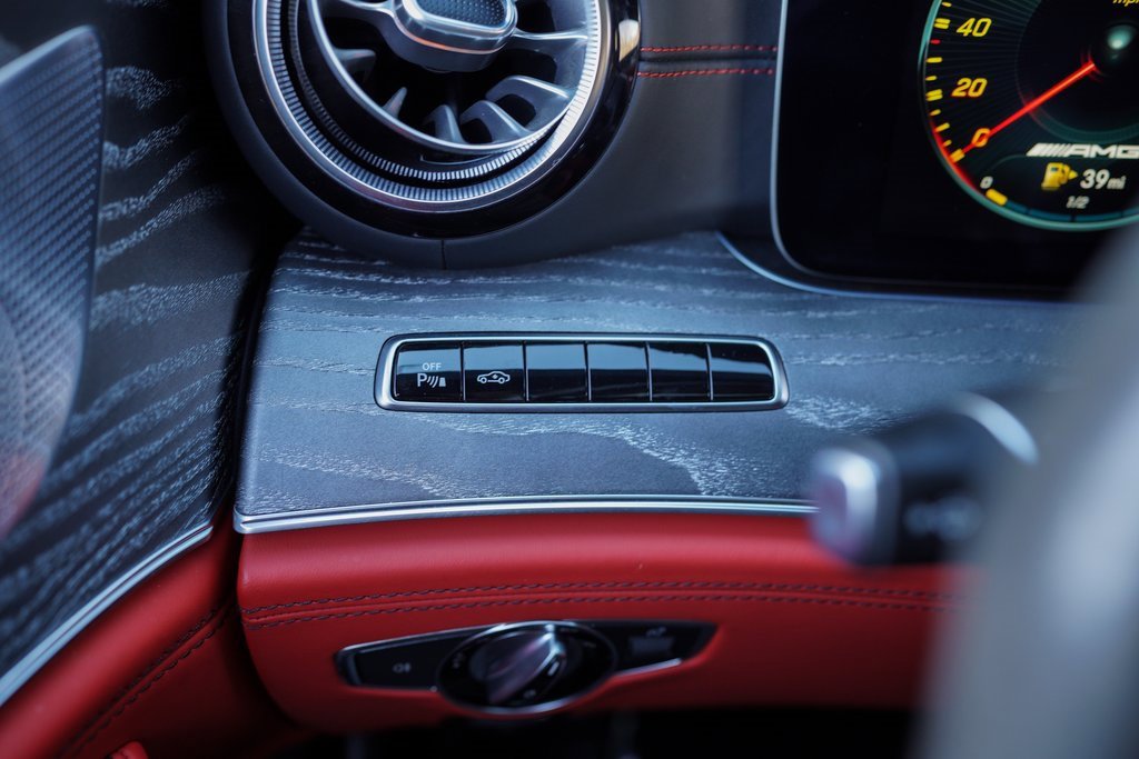 Used 2020 Mercedes-Benz AMG GT 63 image 30