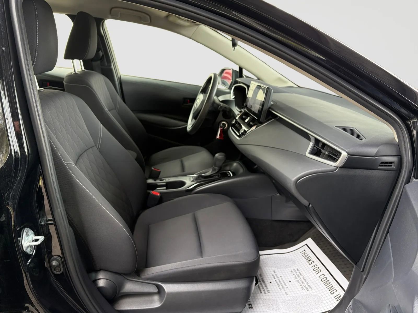 Used 2023 Toyota Corolla LE AWD/4WD image 19