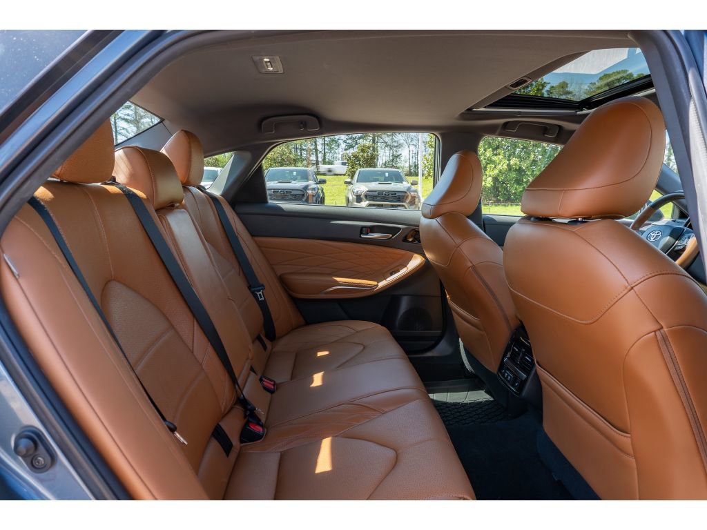 Used 2019 Toyota Avalon Limited w/ Advanced Safety Package image 17